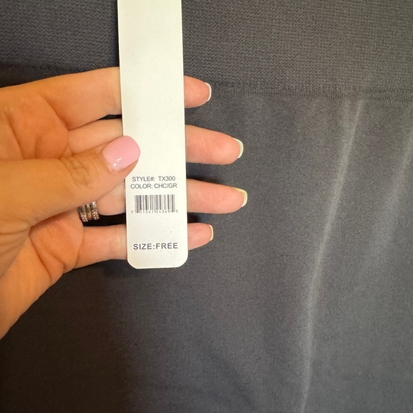 MOPAS Women FREE SIZE Fleeced  Gray Leggings - Picture 3 of 8